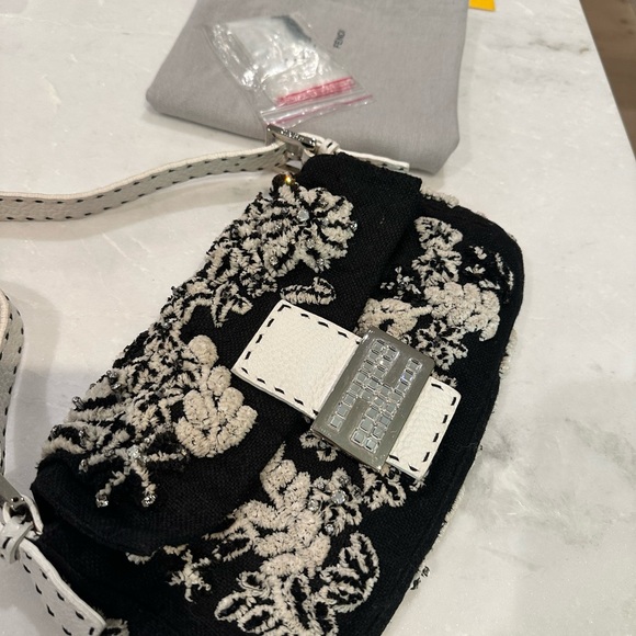 RARE Fendi Embellished Baguette Black and White - Picture 7 of 8